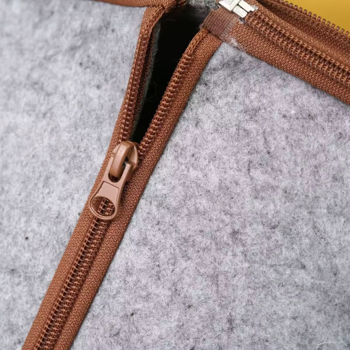 Semi-Enclosed Zipper Cat House Cross-Border Felt Tent - Image 3